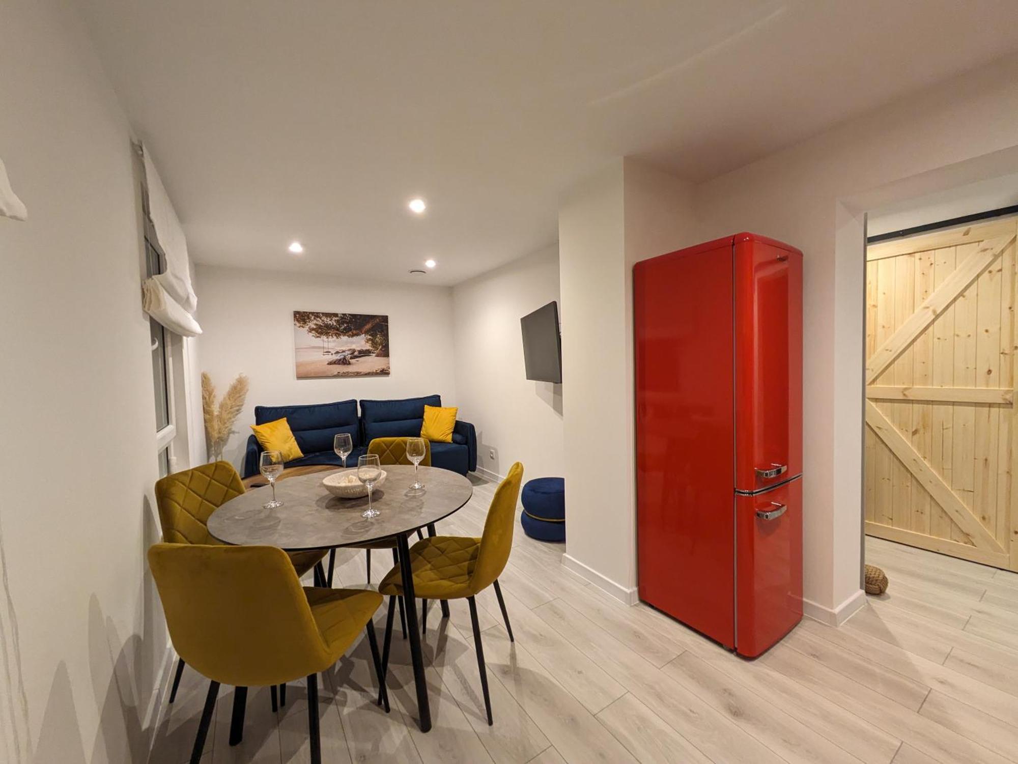 White Shell Apartment Hel