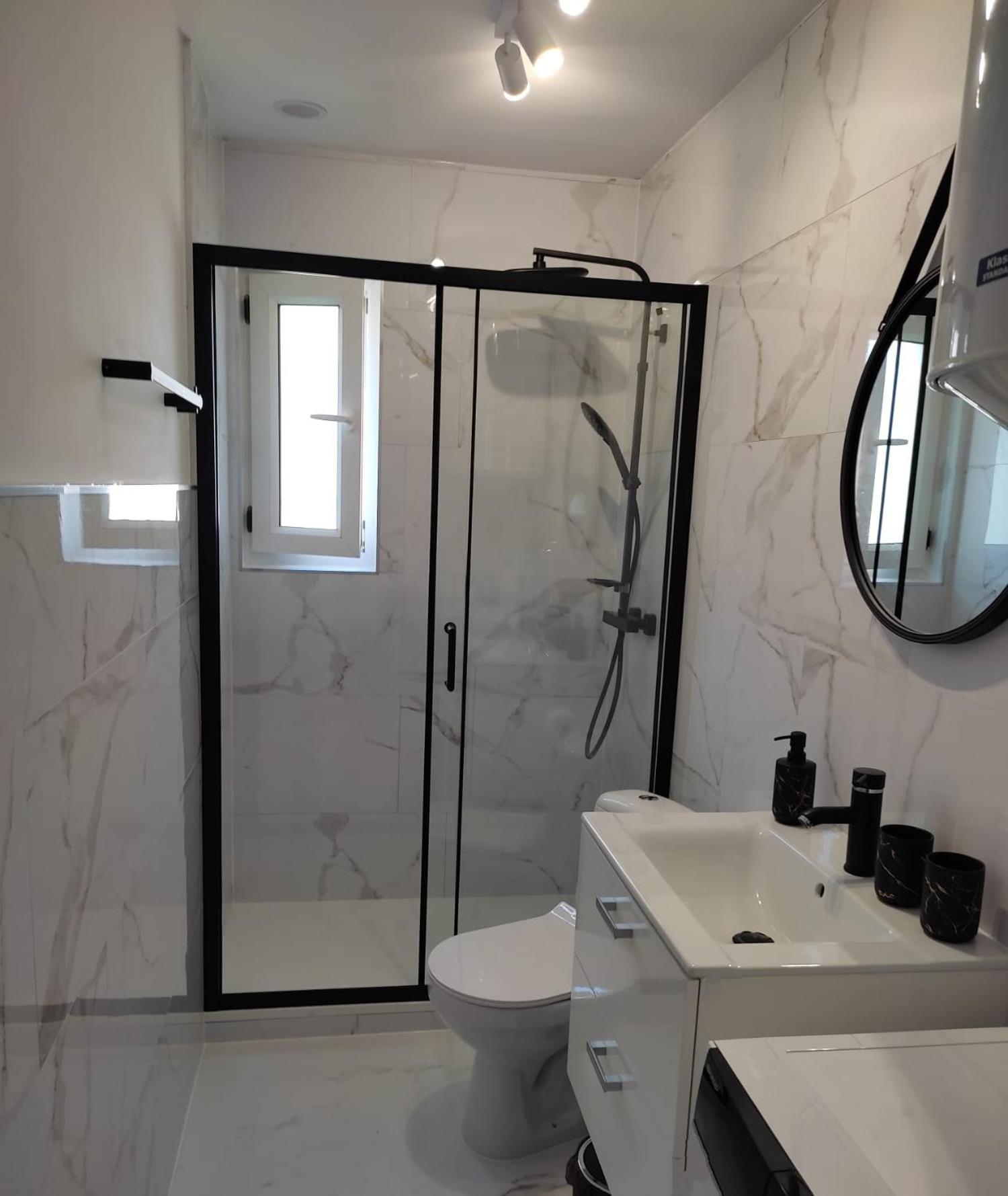 Apartment White Shell