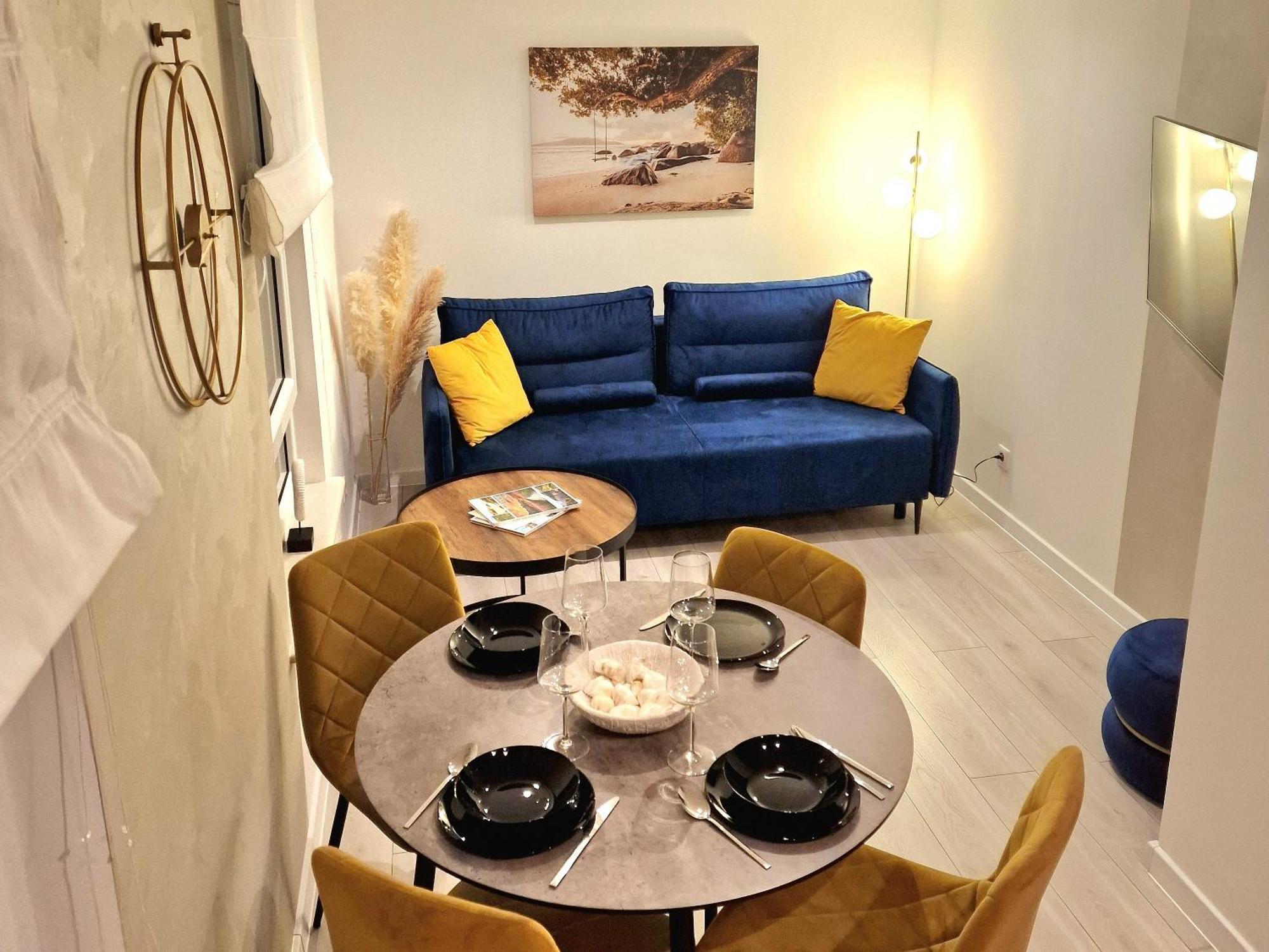 White Shell Apartment *
