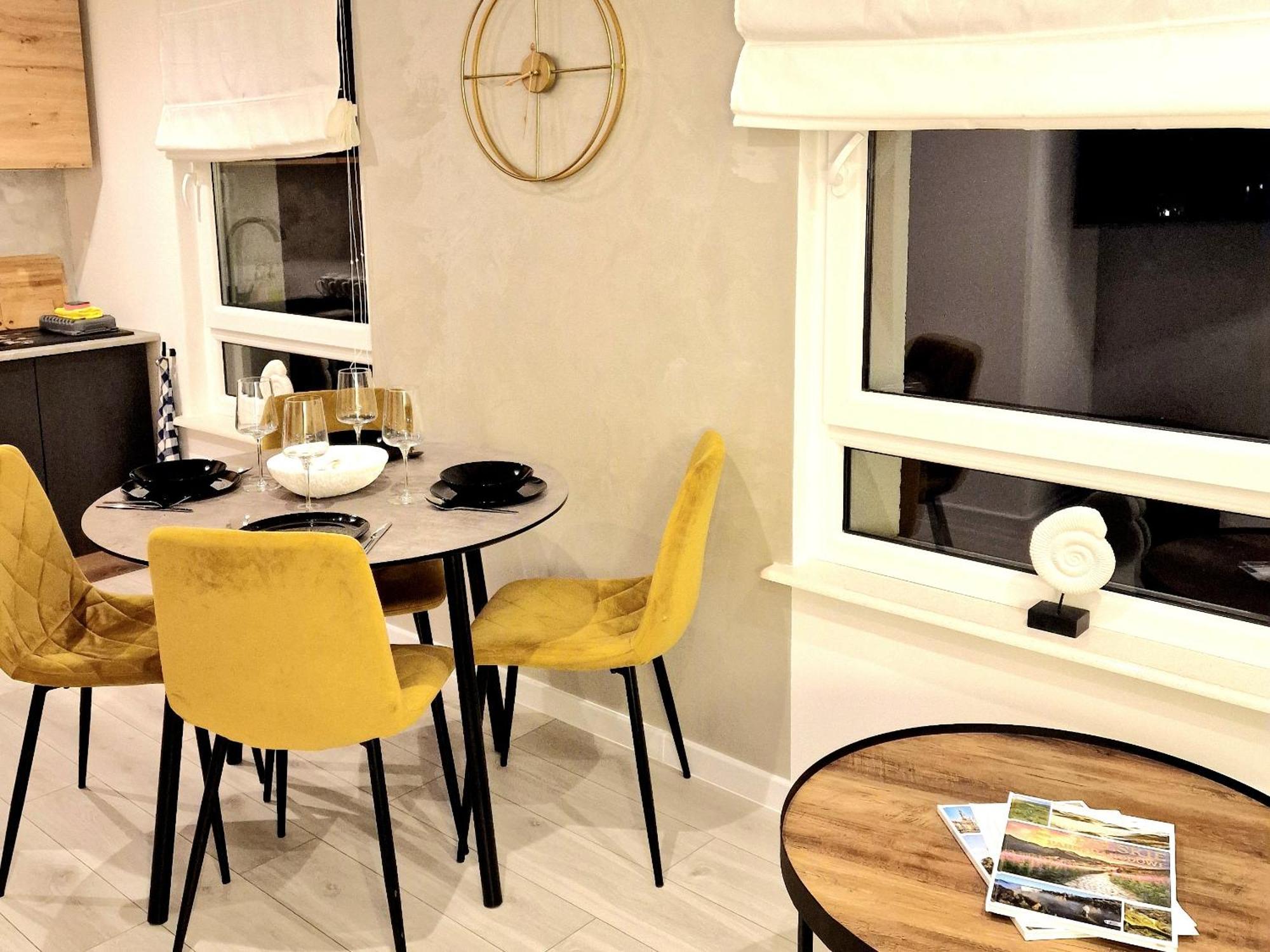 Apartment White Shell Hel