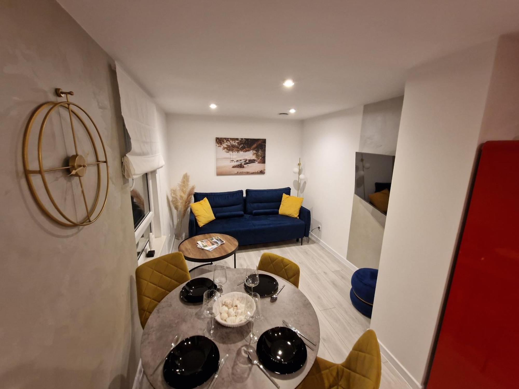 White Shell Apartment Hel